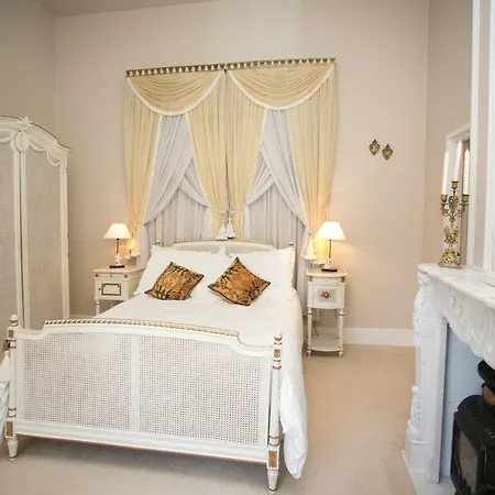 Bed and Breakfast Chateau Bavolier Saint-Christoly-de-Blaye